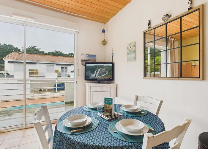 400m De La Plage, Avec Piscine Apartamento