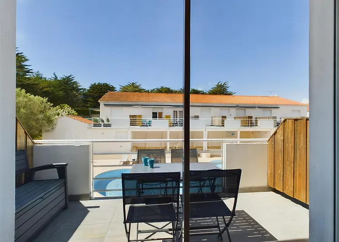 아파트 400m De La Plage, Avec Piscine